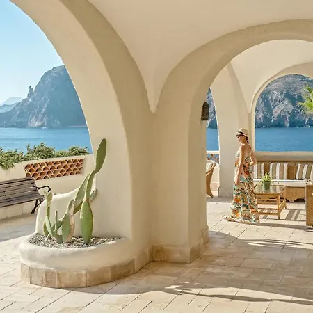 Therasia Sea And - The Leading Of The World 5*