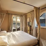 Therasia Sea And - The Leading Of The World 5* וולקאנו