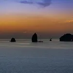 Therasia Sea And - The Leading Of The World 5* וולקאנו