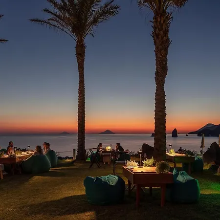 Therasia Sea And - The Leading Of The World 5*