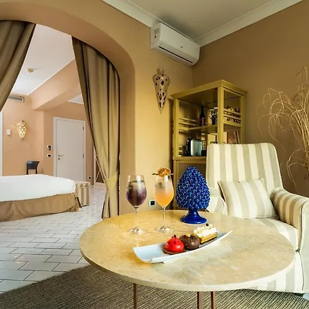 Therasia Sea And - The Leading Of The World 5*