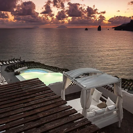 Therasia Sea And - The Leading Of The World 5*
