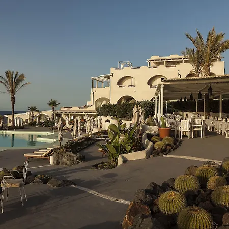 Therasia Sea And - The Leading Of The World