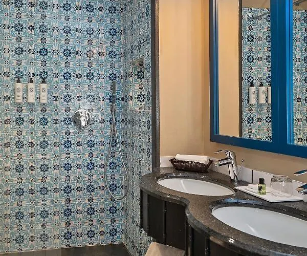 Therasia Sea And - The Leading Of The World