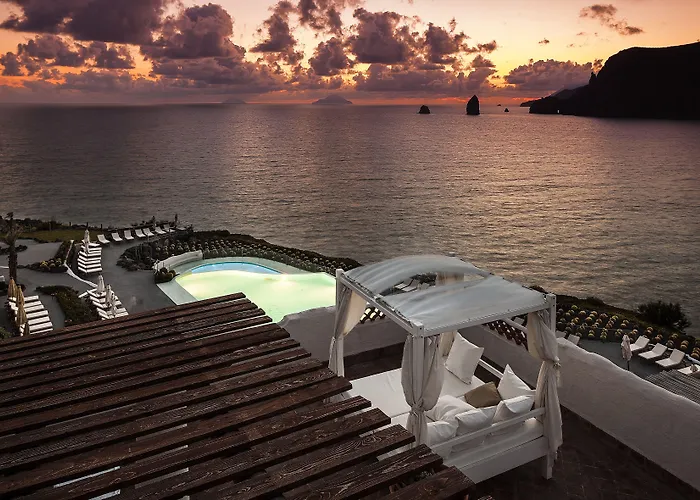 Therasia Sea And - The Leading Of The World 5*