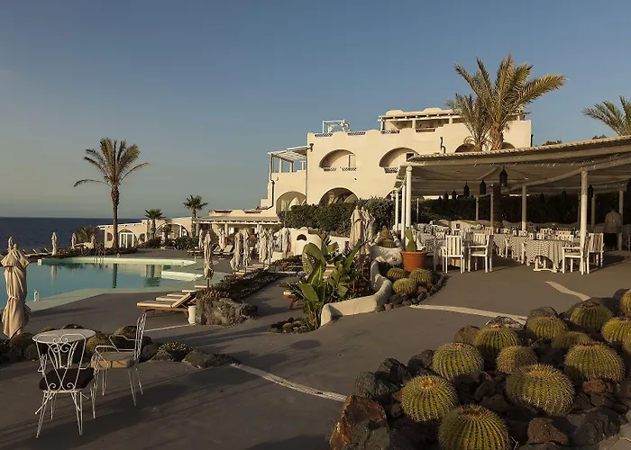 Therasia Sea And - The Leading Of The World