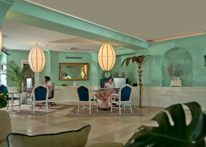 Therasia Sea And - The Leading Of The World 5*